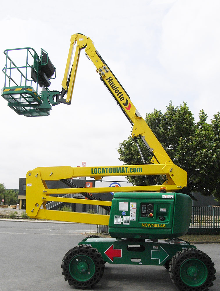 Articulated boom lift 16 m