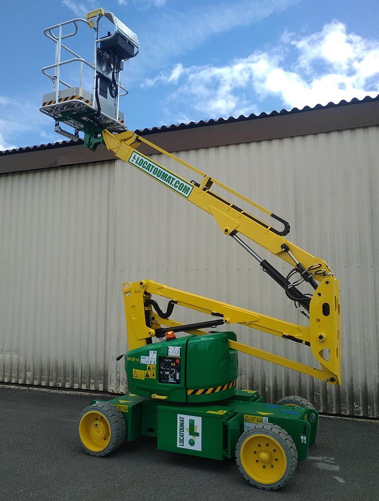 ARTICULATED boom lift 12m