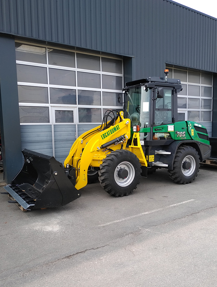 Swing loader