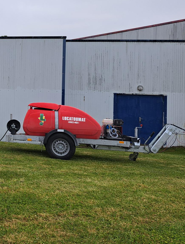 High pressure washer on trailer